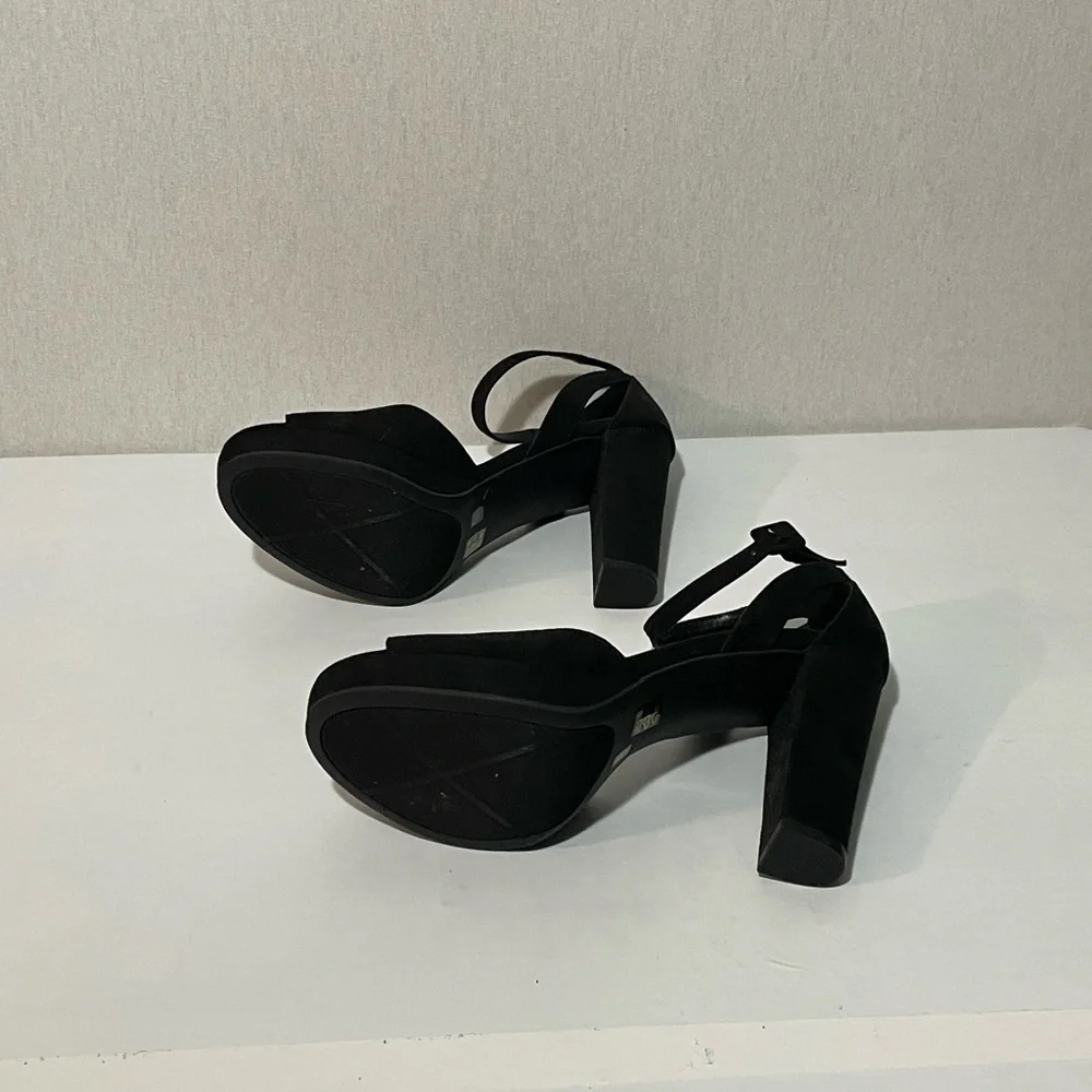 Chinese Laundry Black Suede Platform Block Heel Sandals, size 8/38.5 - Picture 6 of 8